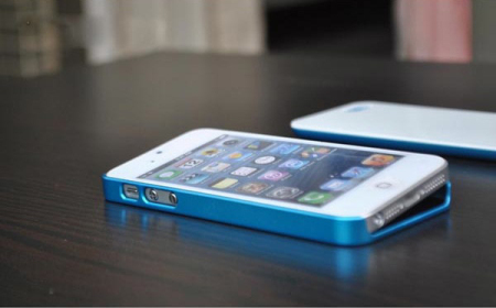 iPhone5S背壳吸附式移动电源 图三