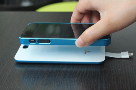 iPhone5S背壳吸附式移动电源 图四