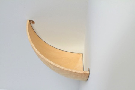 torafu architects设计的墙角专用小桌子 图四