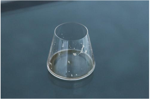 富士山形状的啤酒酒杯